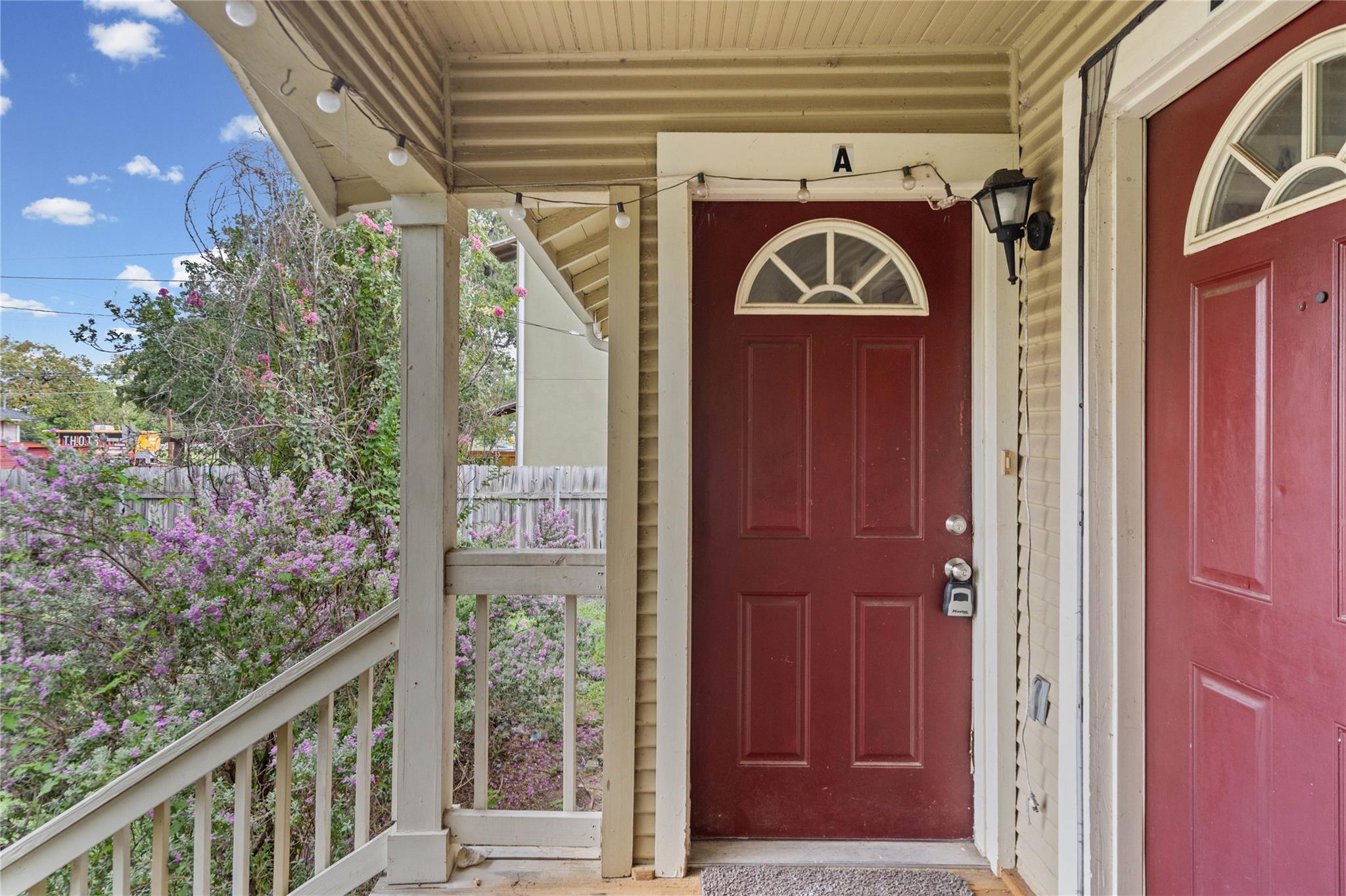 1307 Concho ST #A, Austin, TX 78702 photo 2