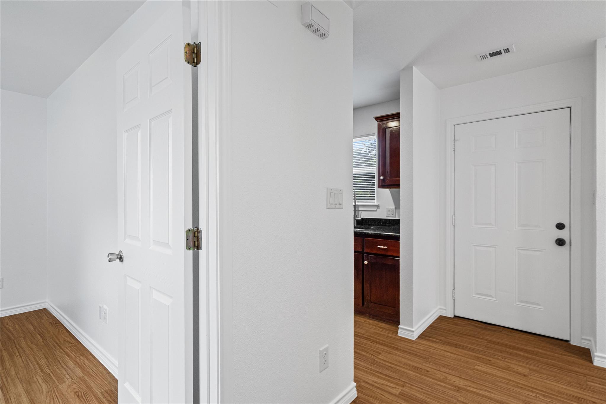 1611 13th ST #B, Austin, TX 78702 photo 5