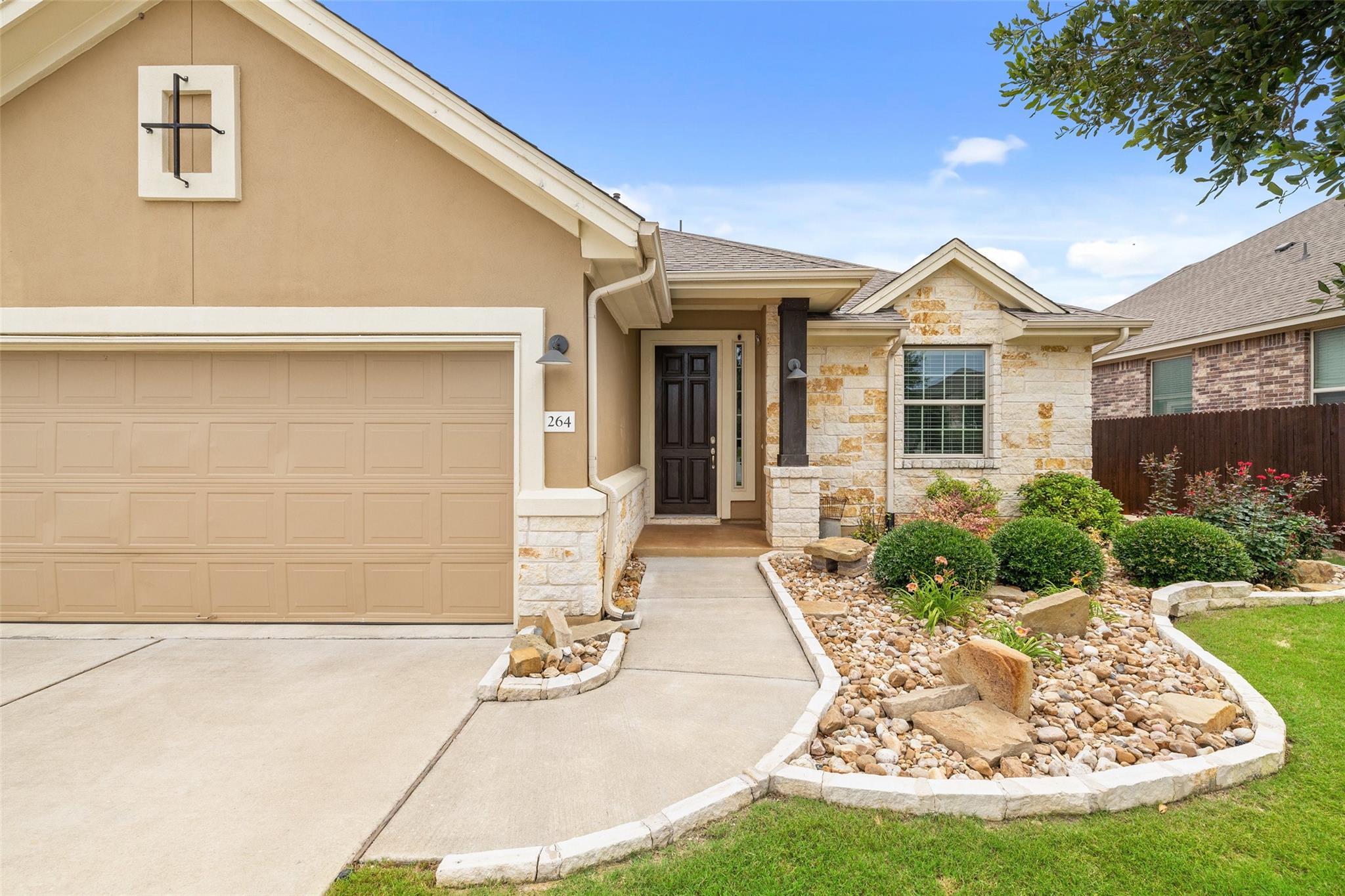 264 Sage HOLW, Dripping Springs, TX 78620 photo 2