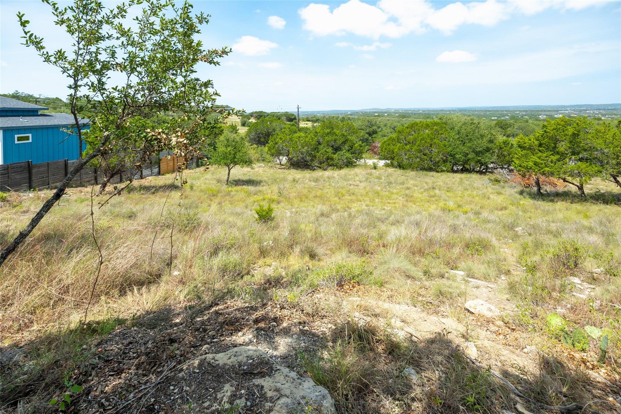 912 Daviot DR, Spicewood, TX 78669 photo 5