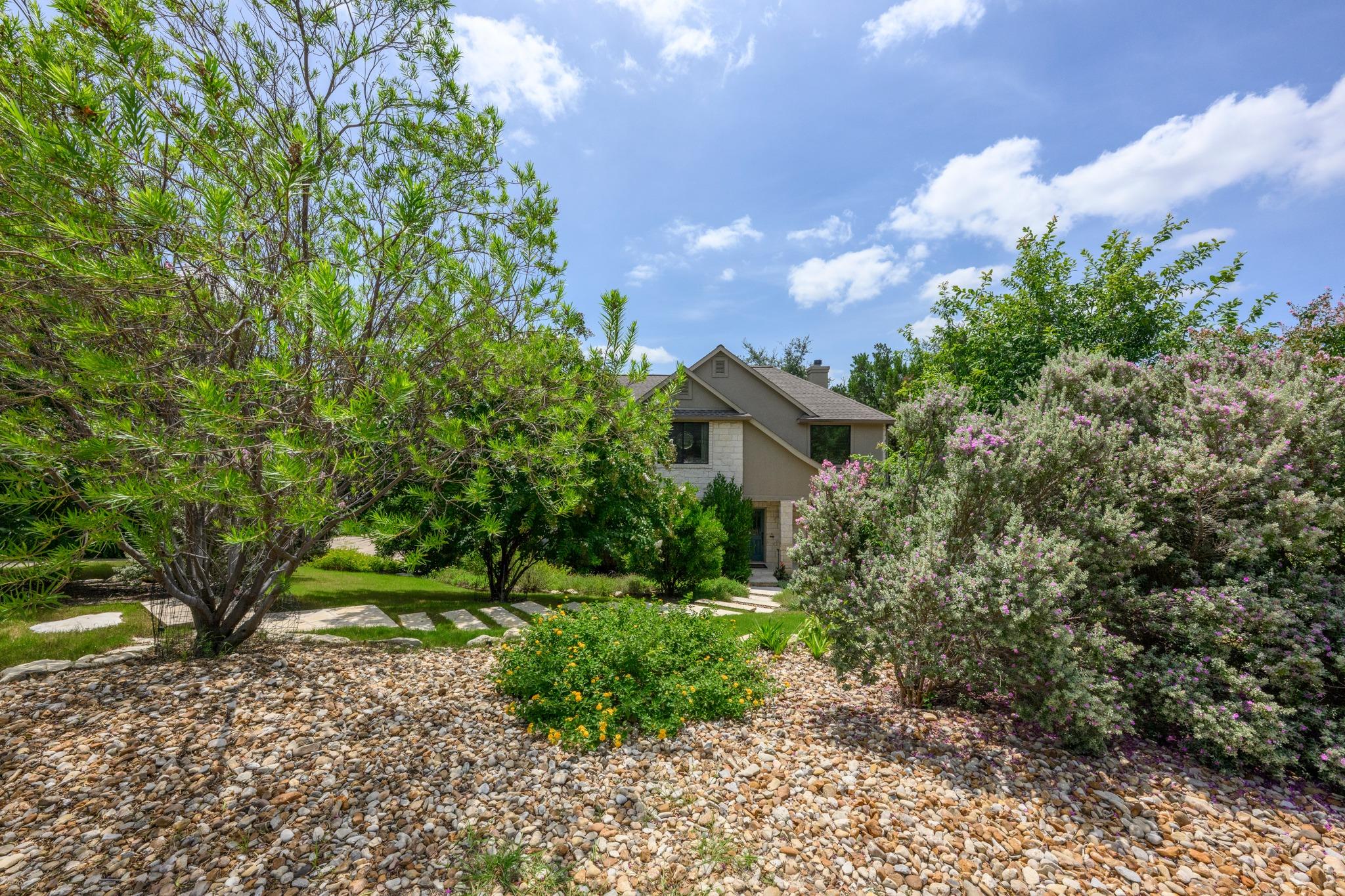 412 Eagle, Lakeway, TX 78734 photo 2