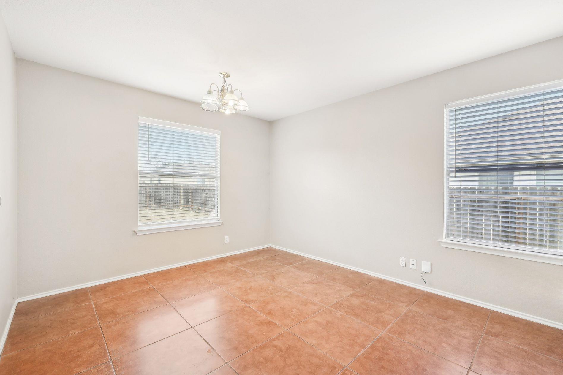 208 Challenger, Kyle, TX 78640 photo 5