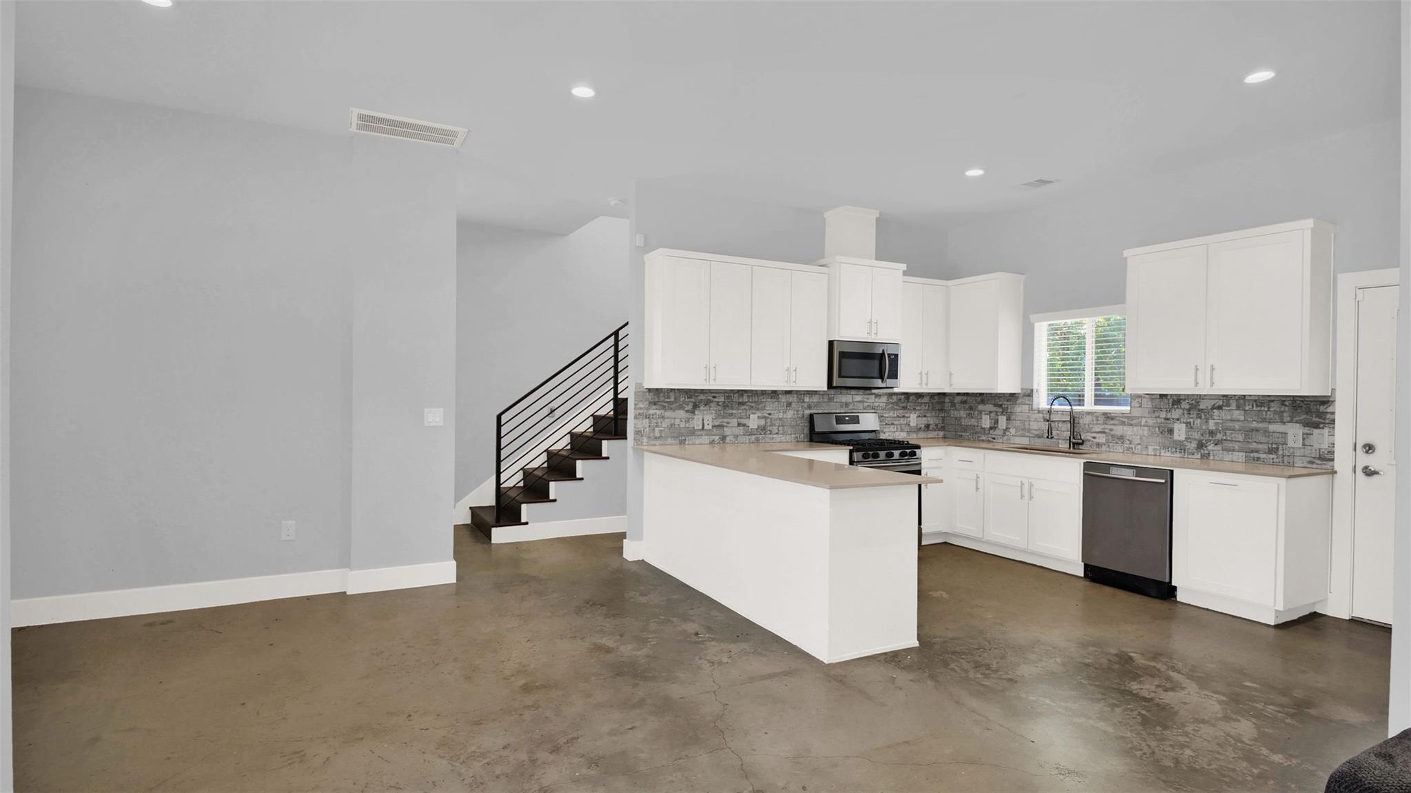 6902 Carver Ave #A, Austin, TX 78752 photo 4