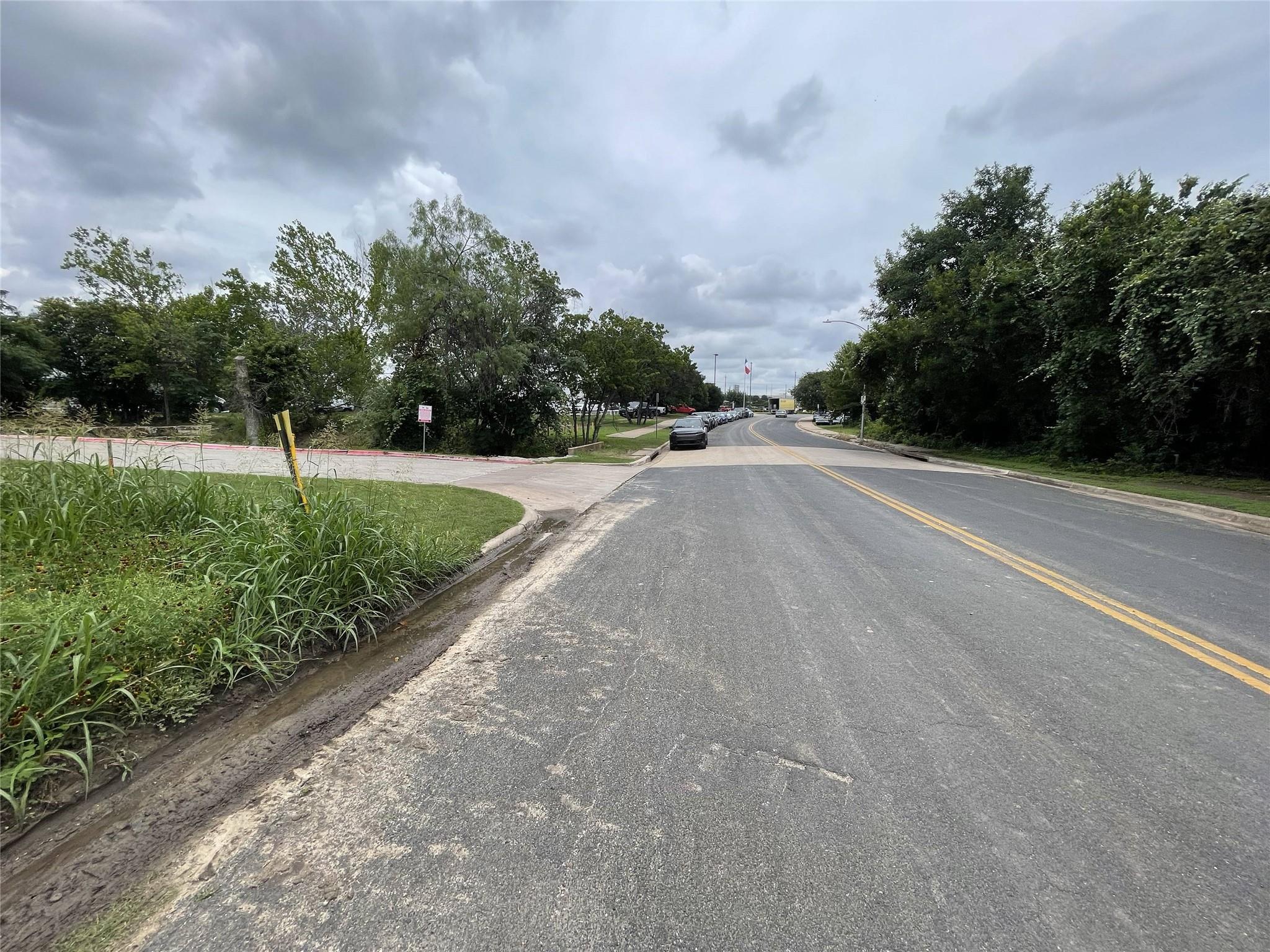 904 Battle Bend BLVD, Austin, TX 78745 photo 3