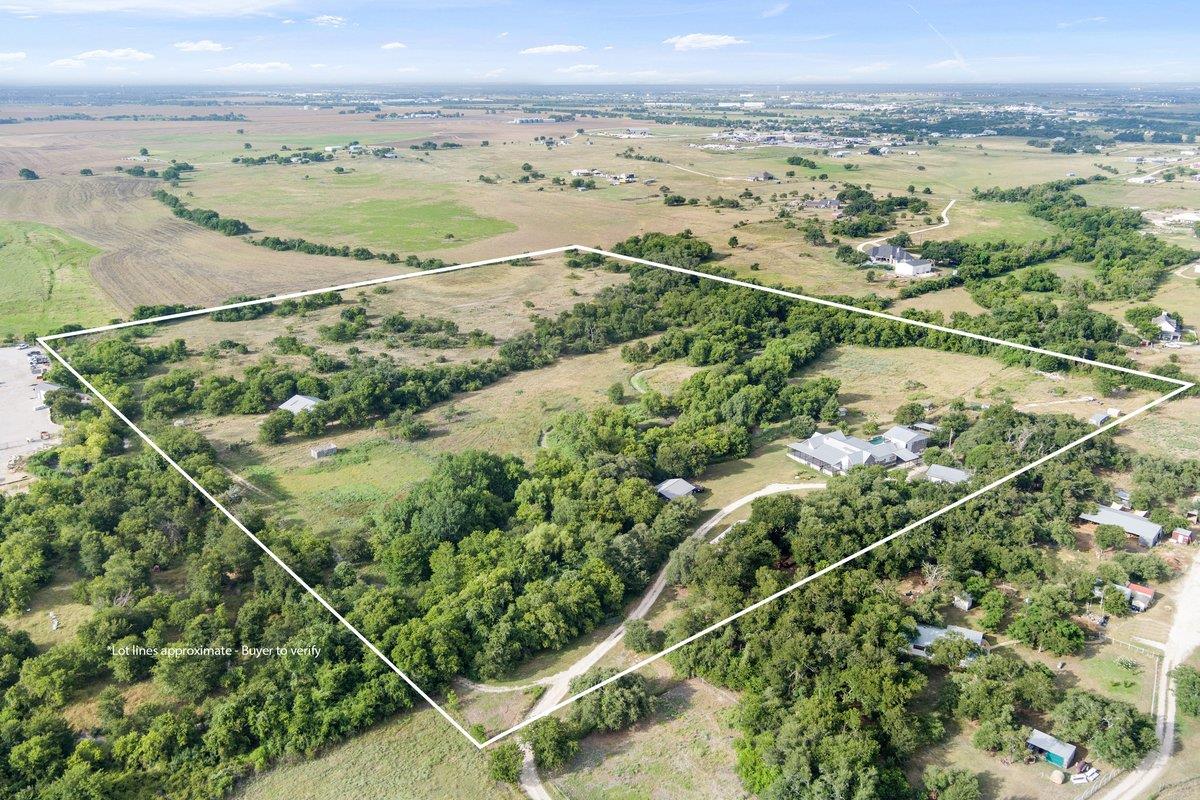 100 Dewberry Creek TRL, Hutto, TX 78634 photo 2