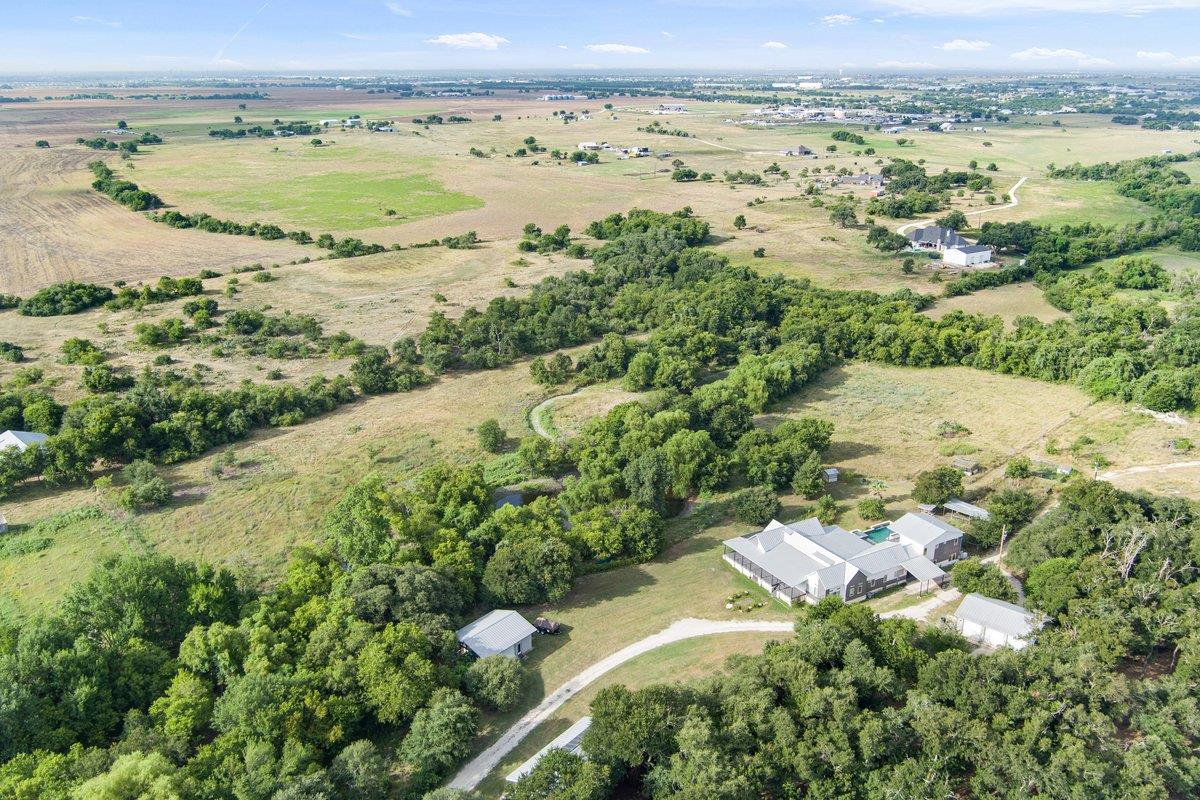 100 Dewberry Creek TRL, Hutto, TX 78634 photo 3