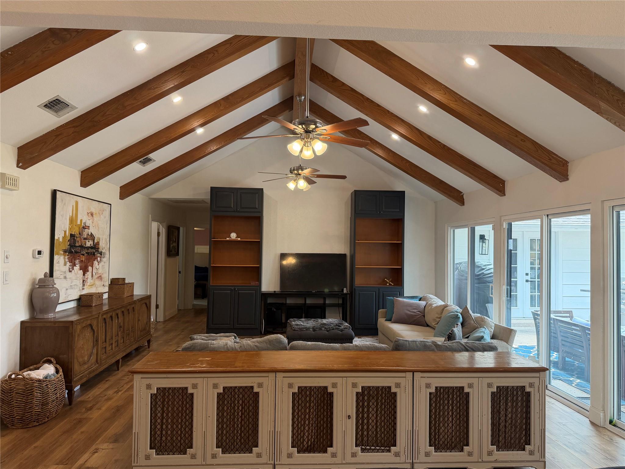 2804 Live Oak ST, Round Rock, TX 78681 photo 2