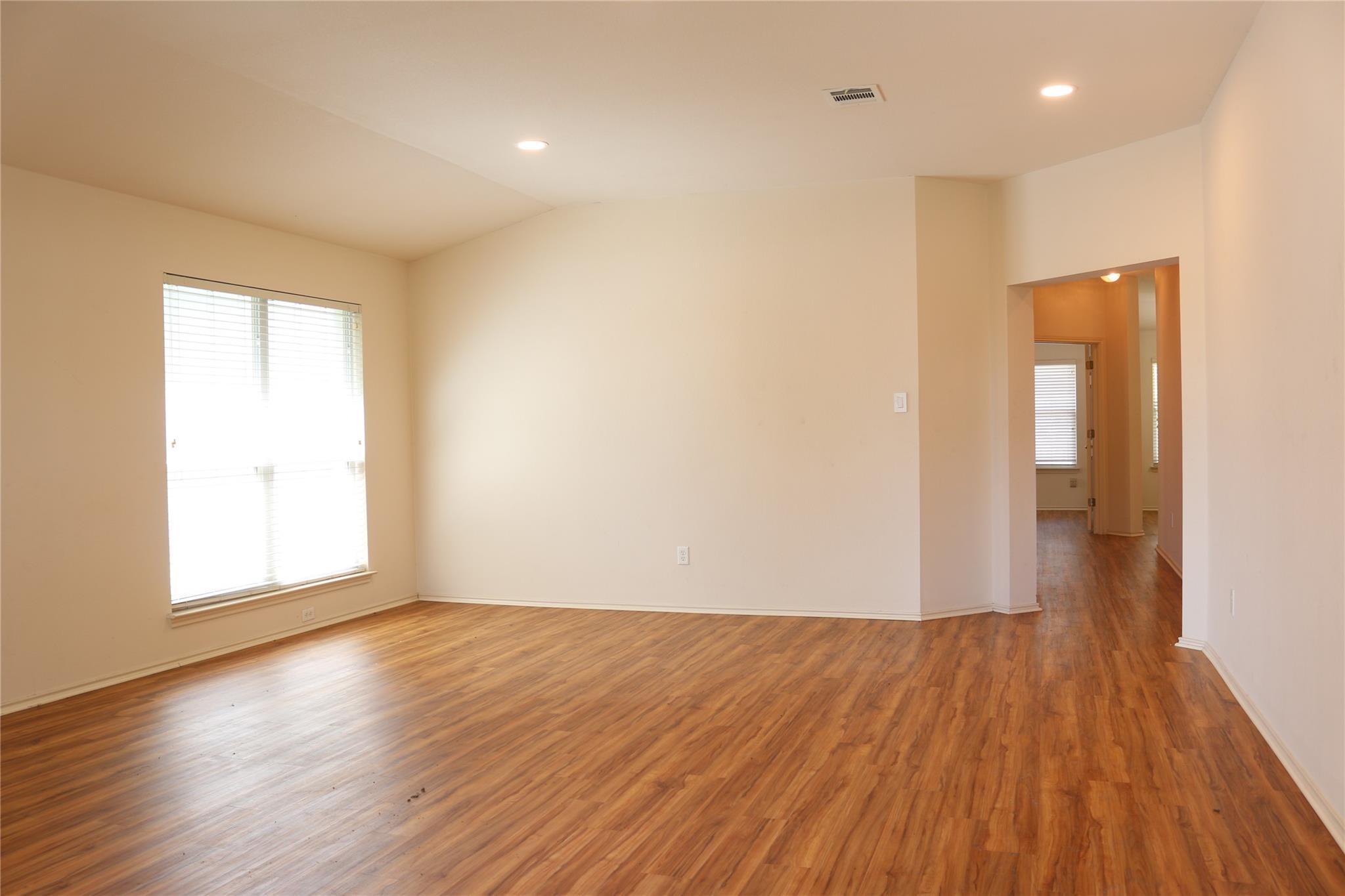 1811 Pflugerville PKWY, Round Rock, TX 78664 photo 4