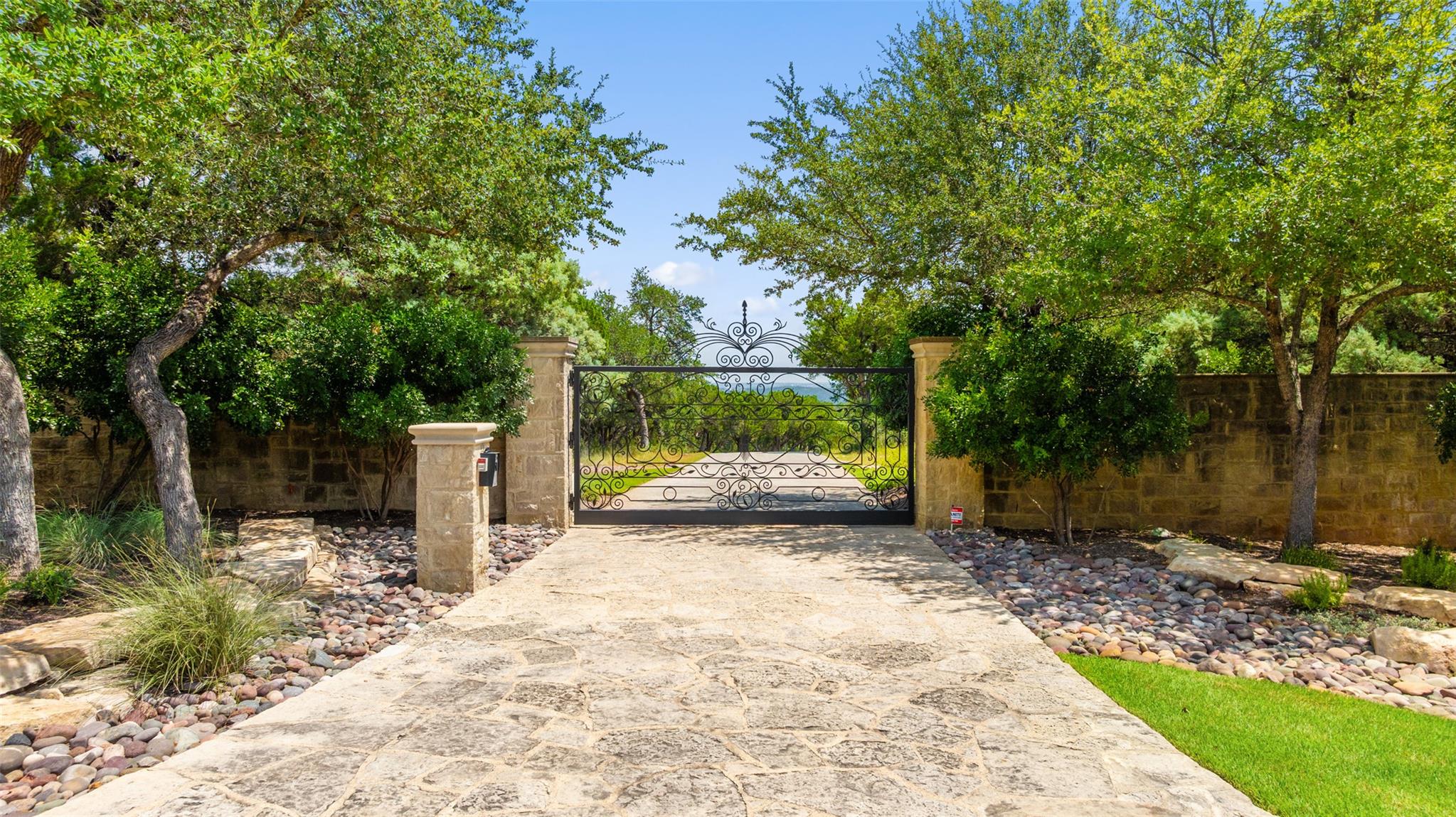 201 Angel Light DR, Spicewood, TX 78669 photo 4