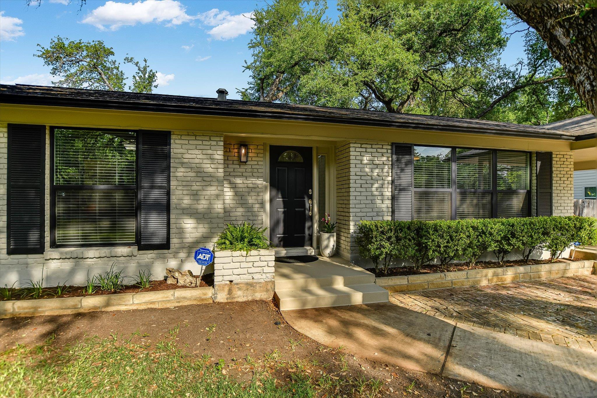 11806 Arabian TRL, Austin, TX 78759 photo 2