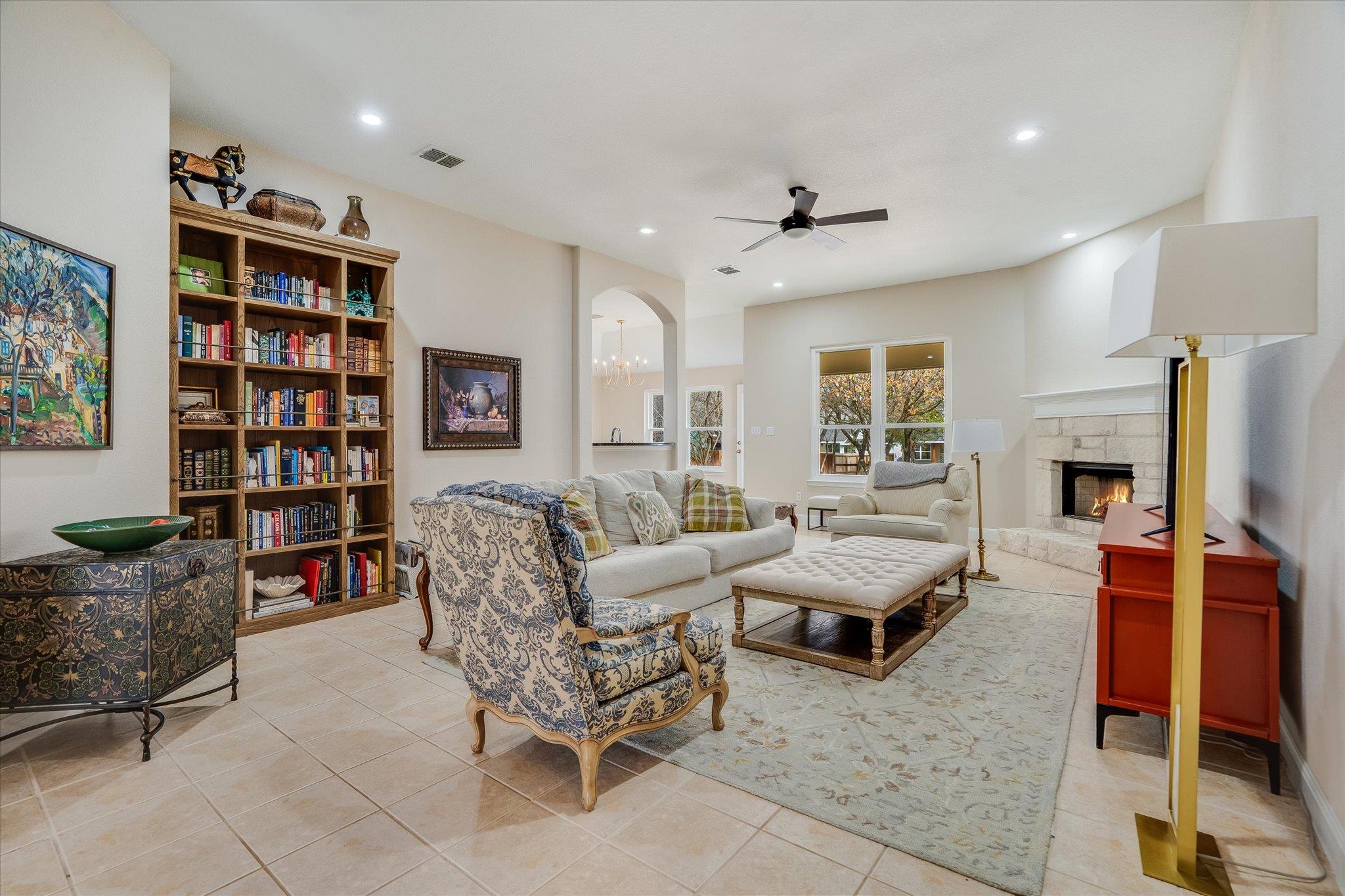 16 Serenade CIR, Wimberley, TX 78676 photo 3