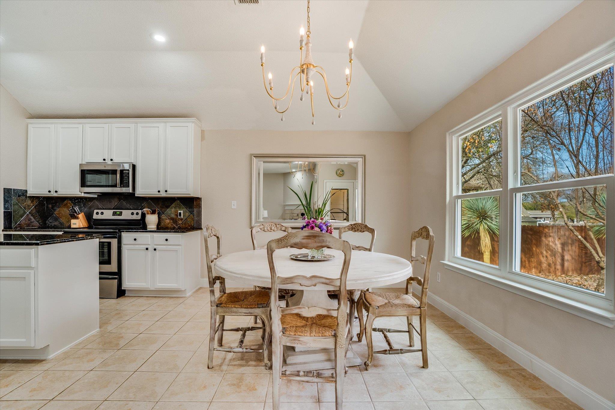 16 Serenade CIR, Wimberley, TX 78676 photo 5