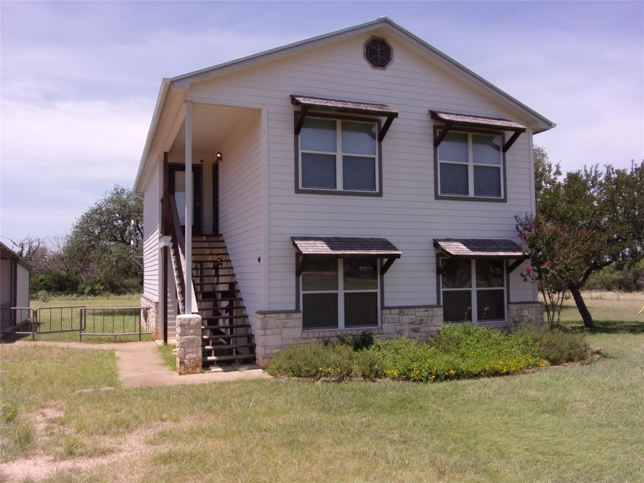 179A Two Friends TRL, Johnson City, TX 78636 photo 2