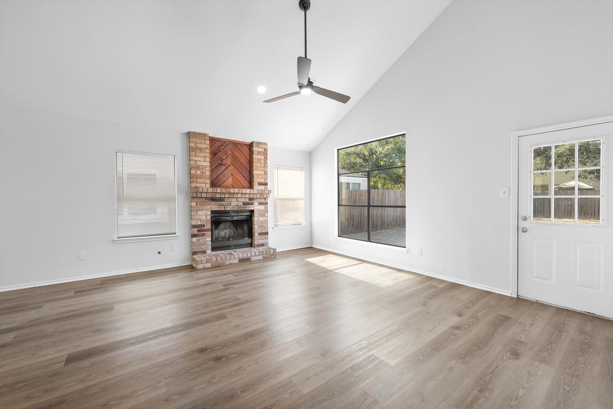 15902 De Peer Ave, Austin, TX 78717 photo 2
