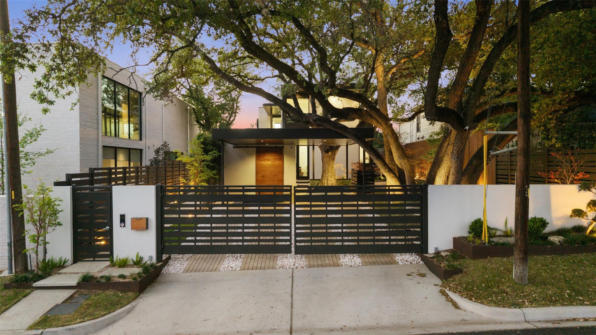 2108 Matthews DR, Austin, TX 78703 photo 5