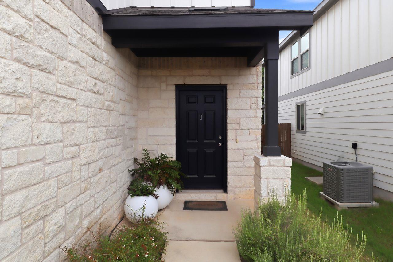39 Pacific Loon ST, Leander, TX 78641 photo 4