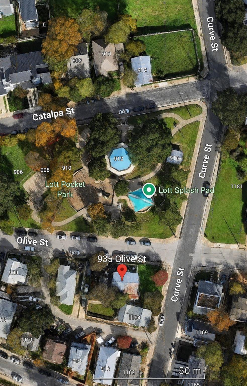 935 Olive ST, Austin, TX 78702 photo 4