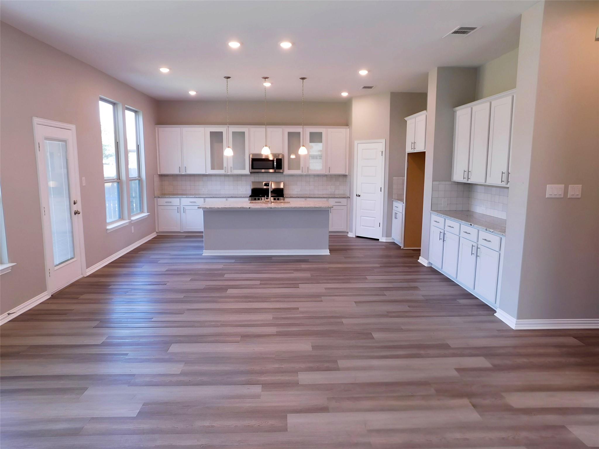 2121 WOODED RUN TRL, Georgetown, TX 78628 photo 3