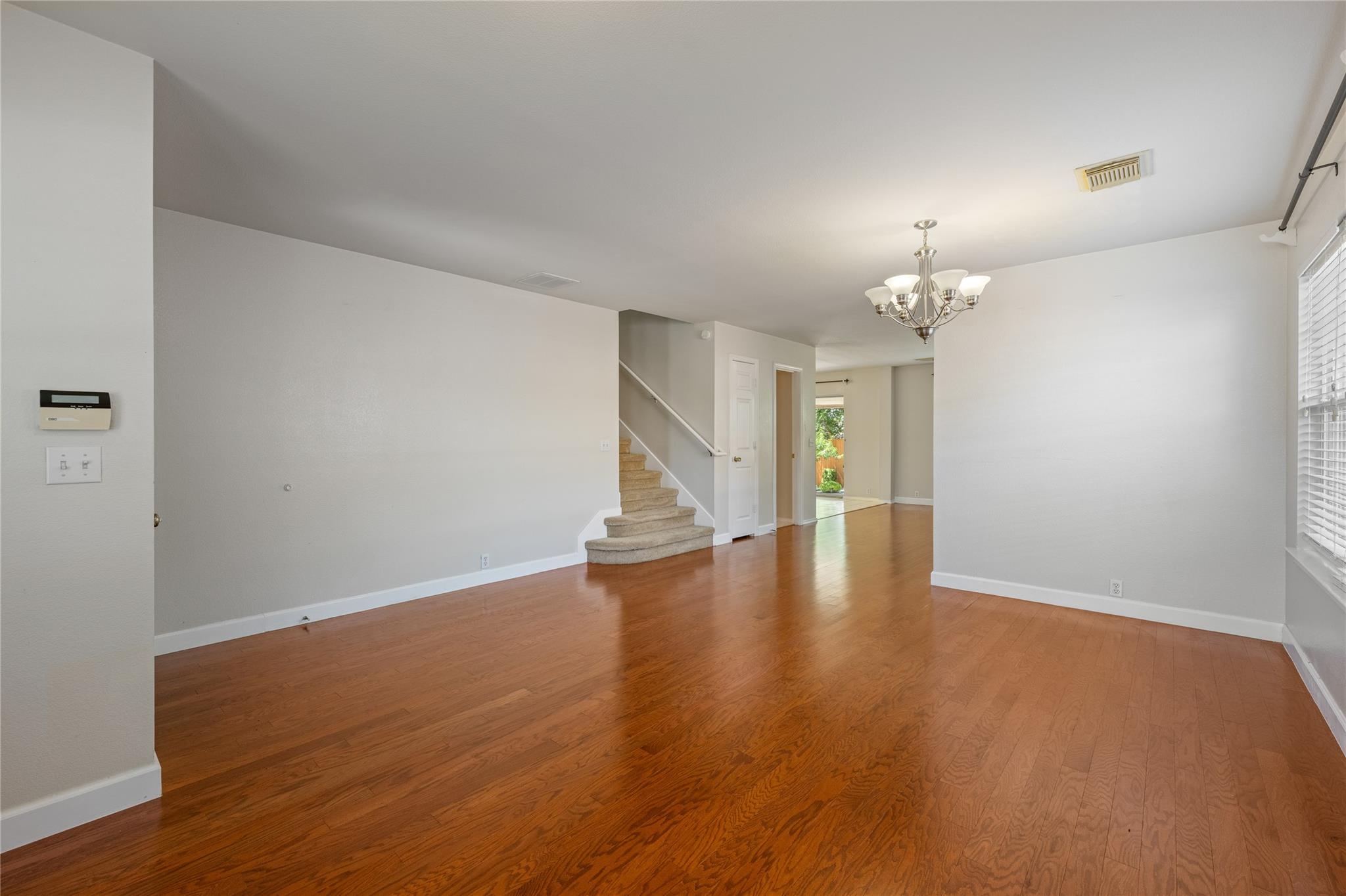 14716 Lantern LN, Pflugerville, TX 78660 photo 3
