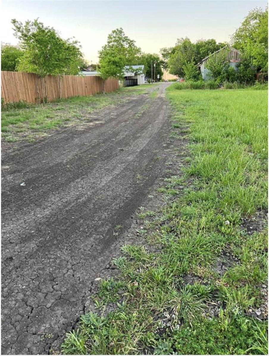 1201 Pietzsch ST, Bartlett, TX 76511 photo 3
