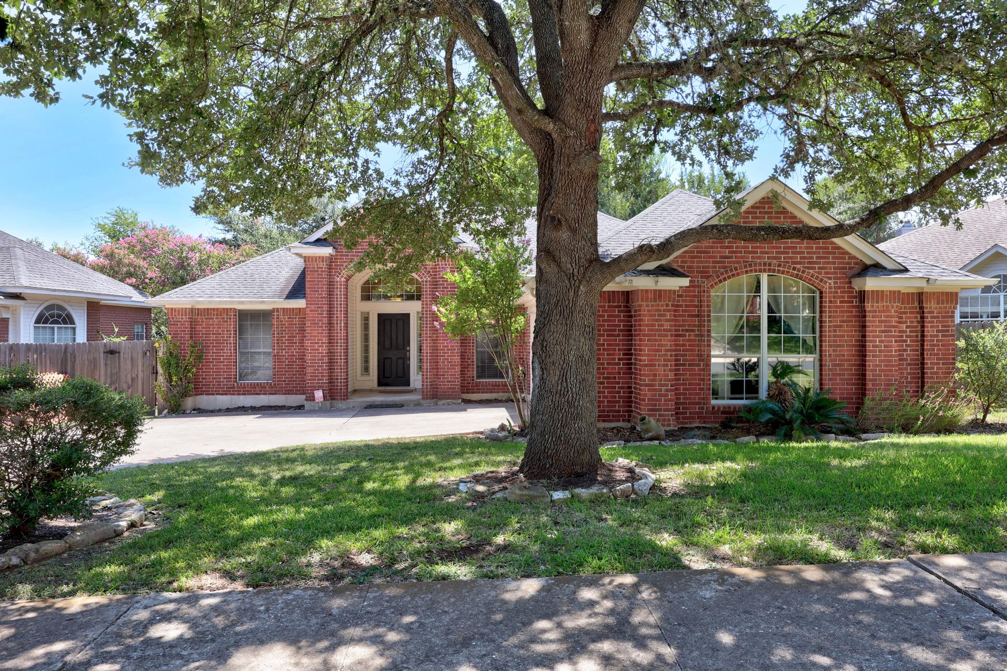 9123 Fainwood LN, Austin, TX 78749 photo 2