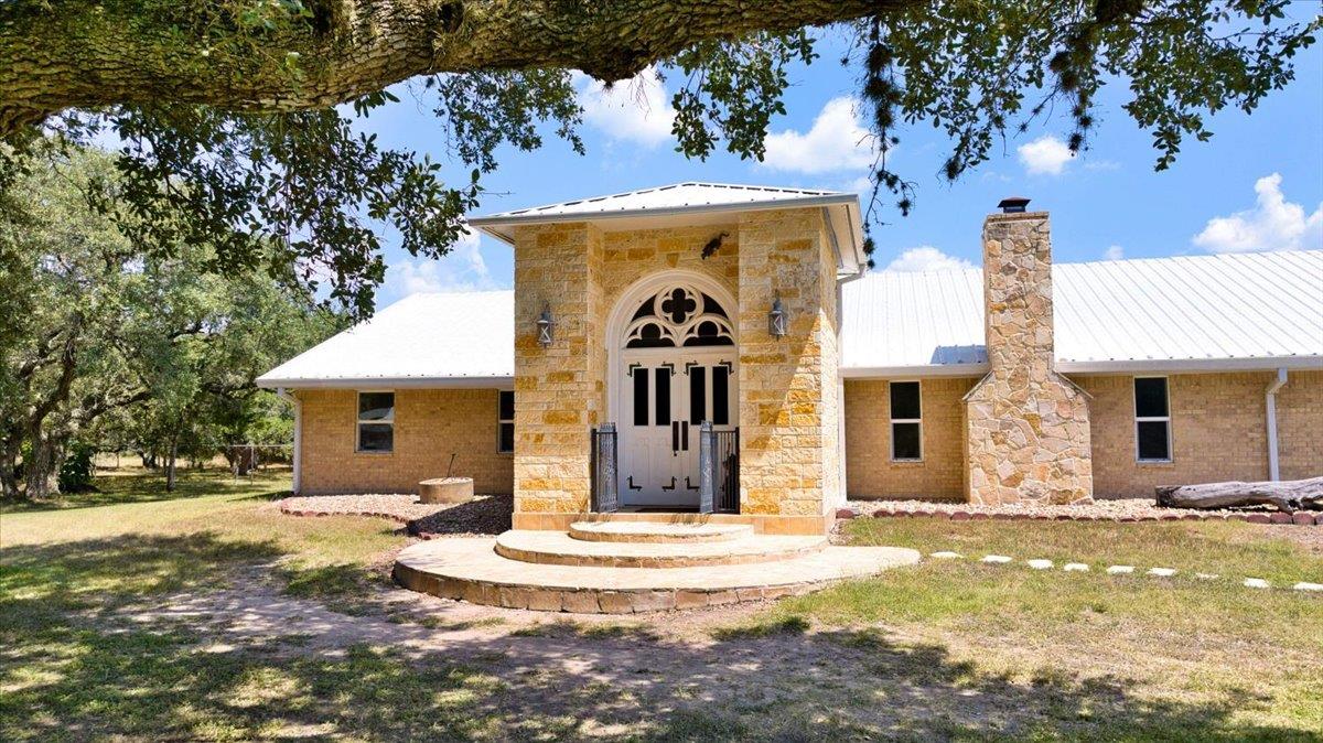 280 Hebron Church RD, Yoakum, TX 77995 photo 4