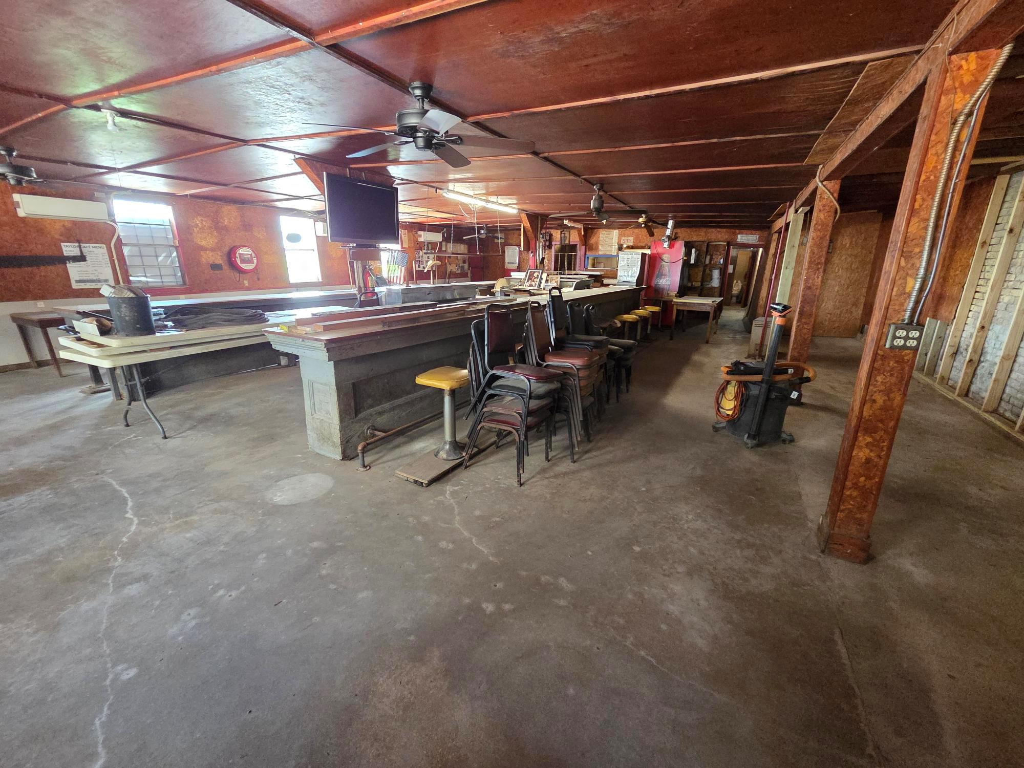 101 Main ST, Taylor, TX 76574 photo 4
