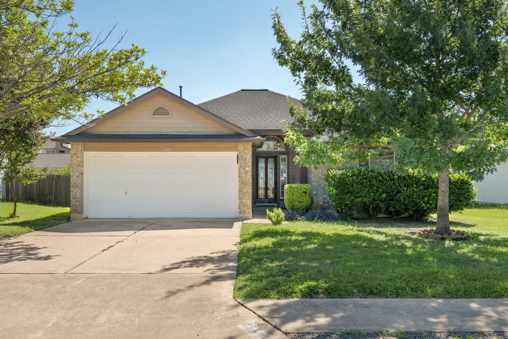 600 Sparkling Brook LN, Leander, TX 78641 photo 3