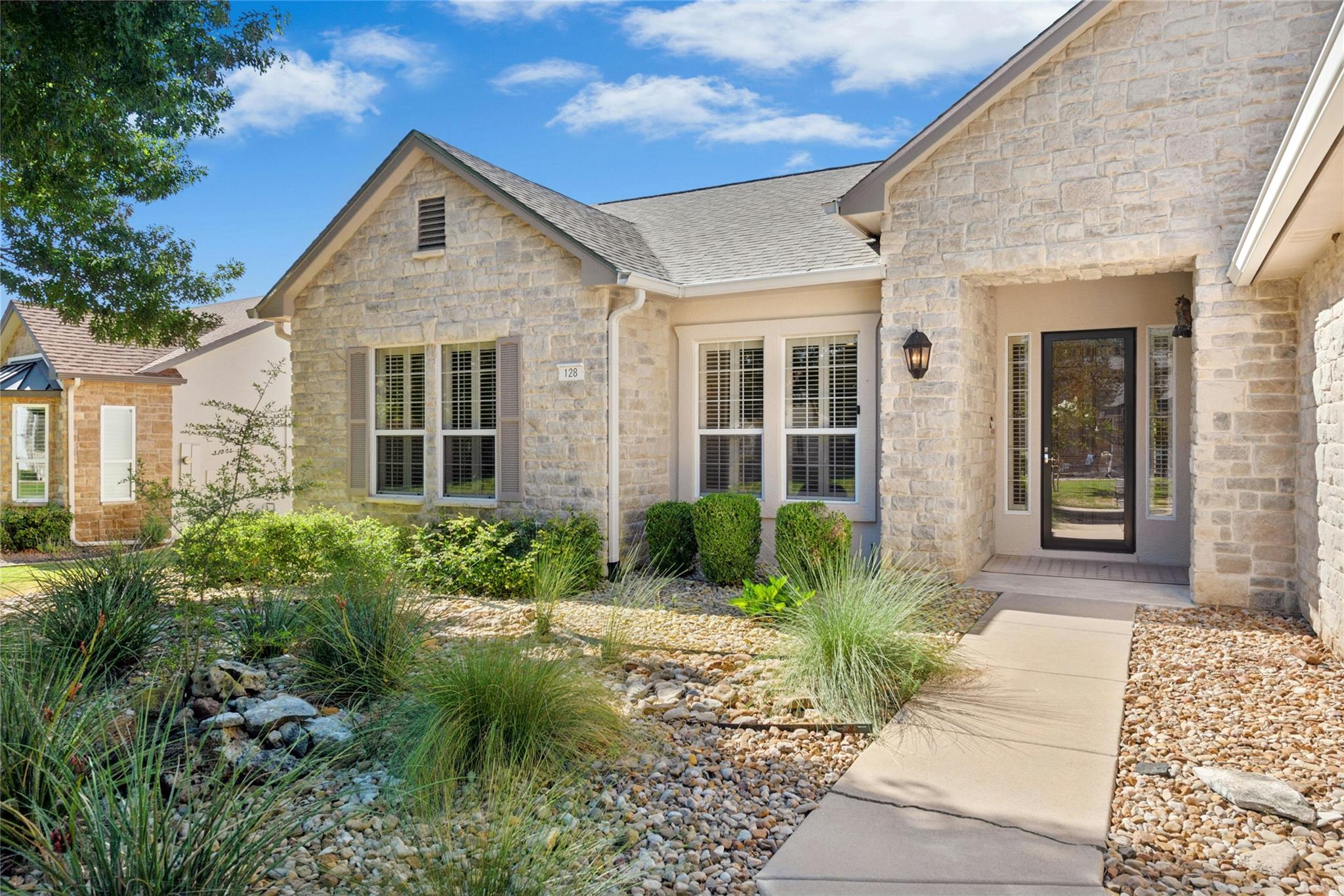 128 Crepe Myrtle LN, Georgetown, TX 78633 photo 3