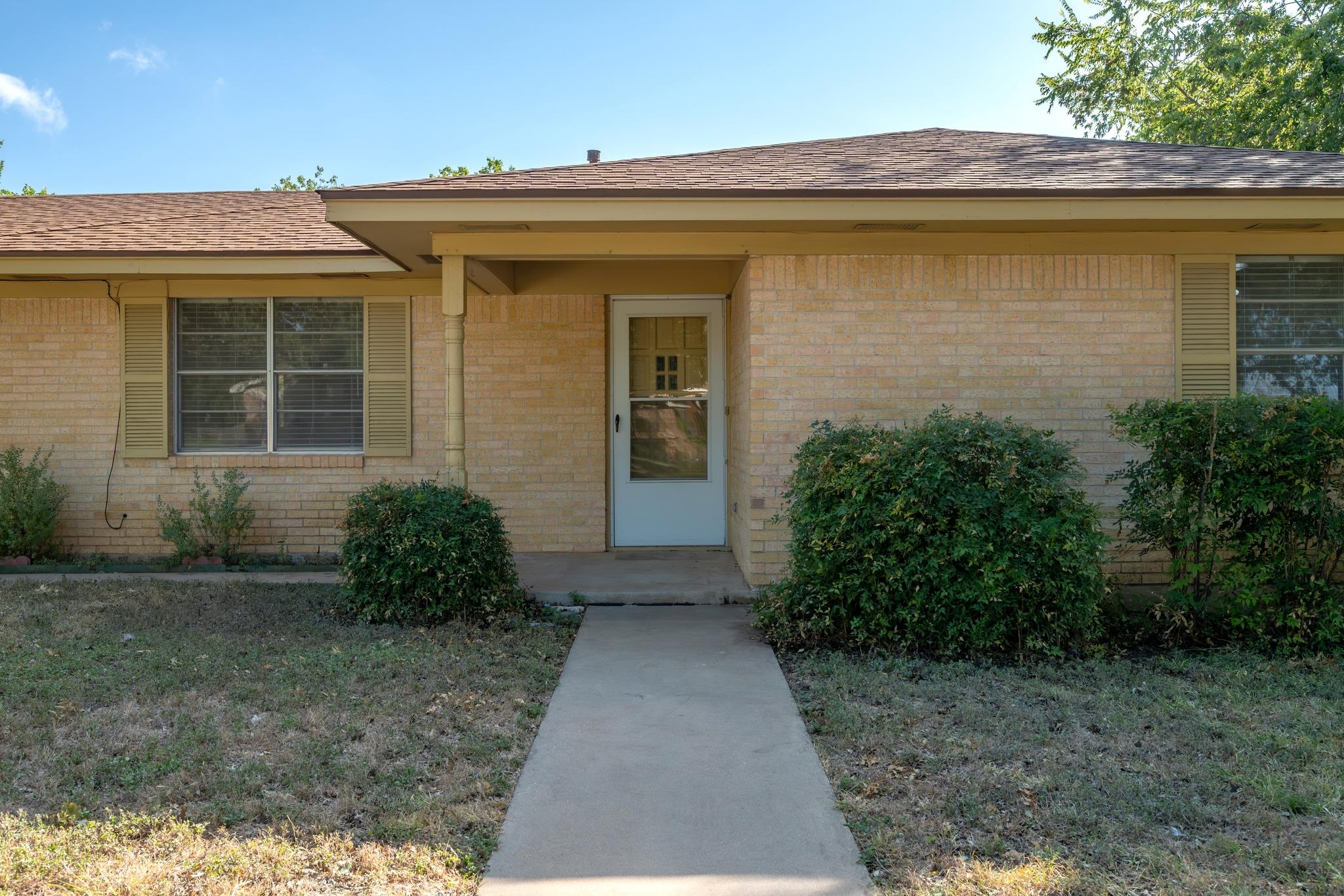 1615 Park LN, Georgetown, TX 78628 photo 5