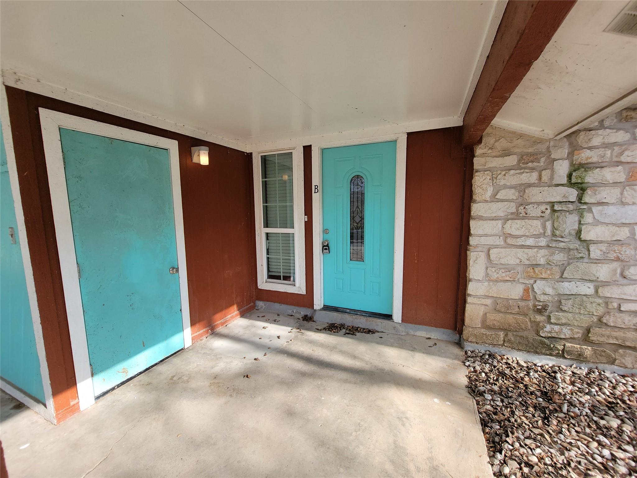 2903 CATALINA #B DR #B, Austin, TX 78741 photo 2
