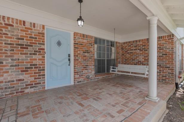 12402 Blue Water CIR, Austin, TX 78758 photo 4