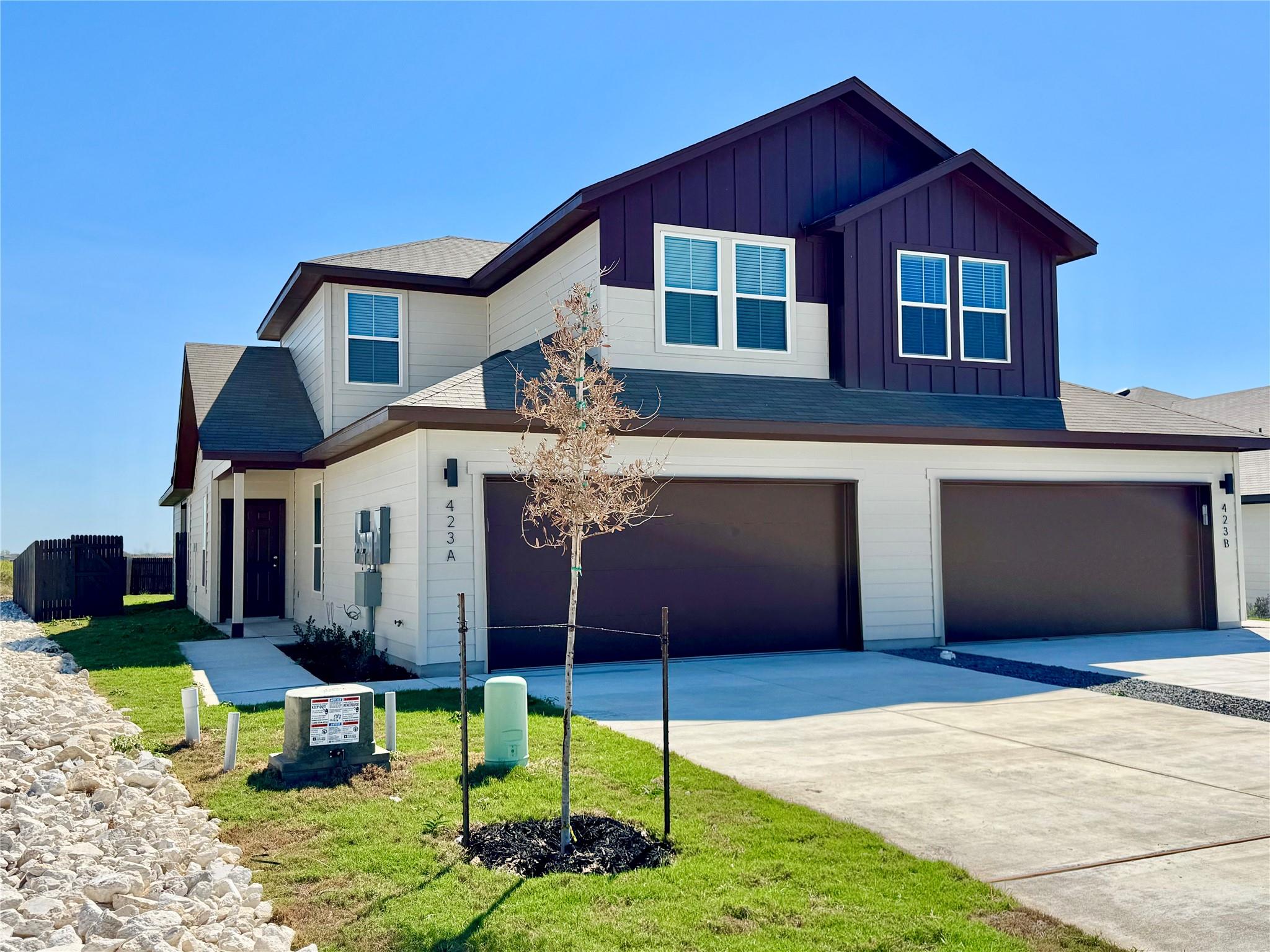 830 Staglin ST #B, Buda, TX 78610 photo 2