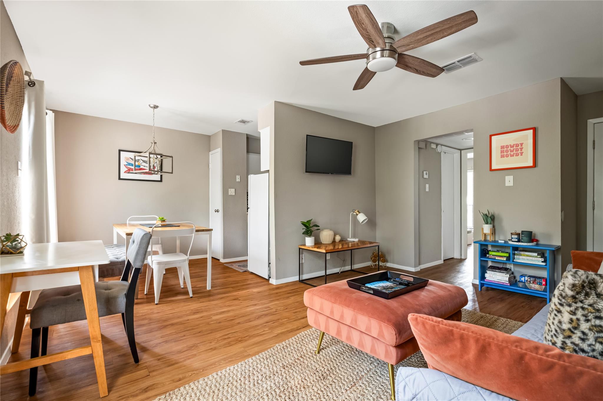 5215 Saint Georges GRN #B, Austin, TX 78745 photo 2