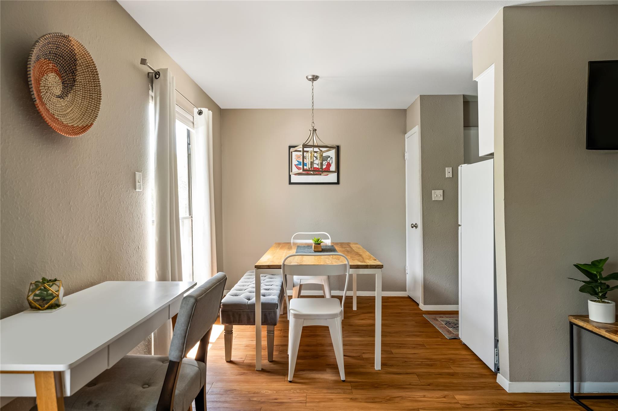 5215 Saint Georges GRN #B, Austin, TX 78745 photo 4