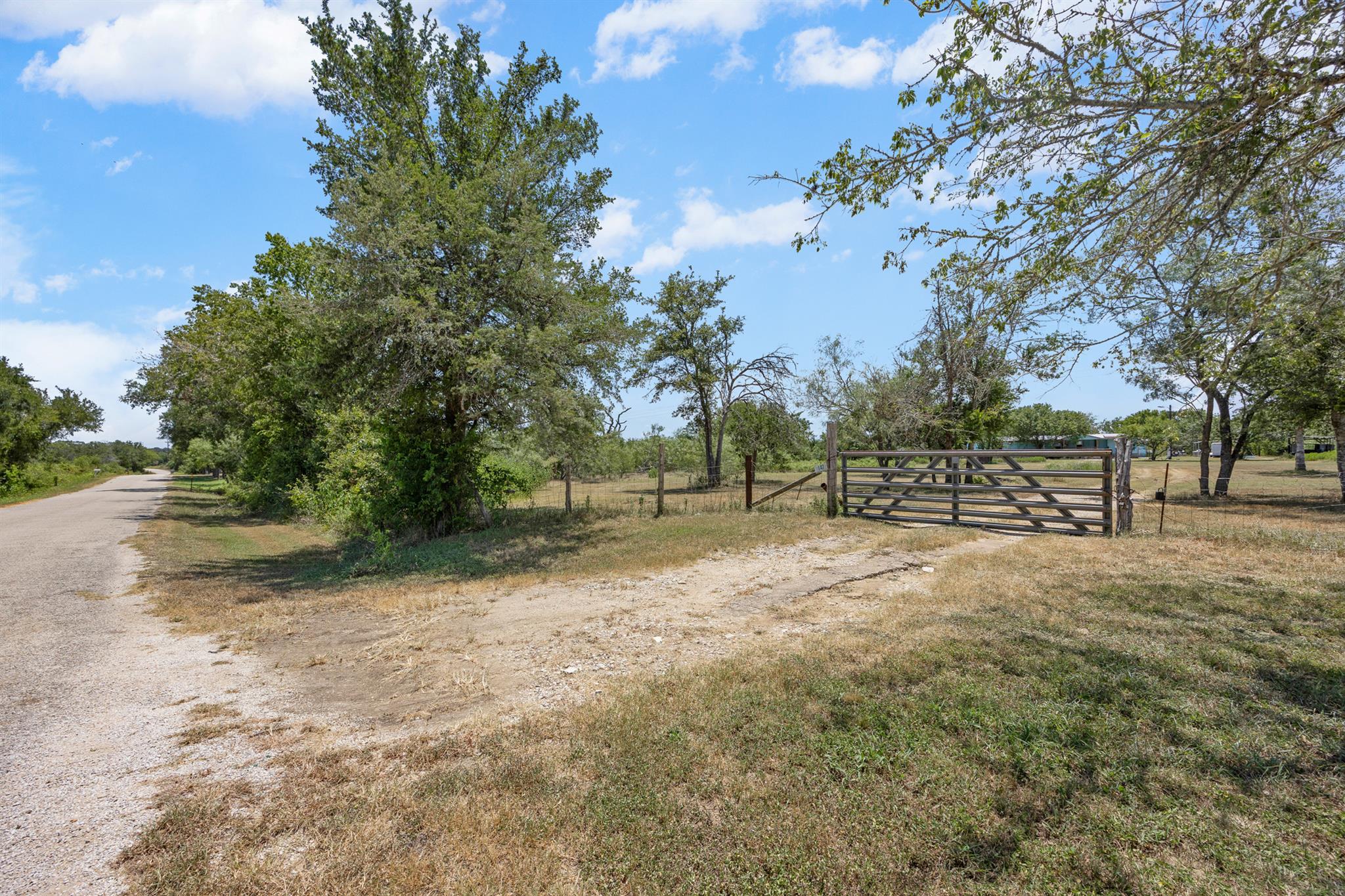 147 Community Center RD, Rosanky, TX 78953 photo 4
