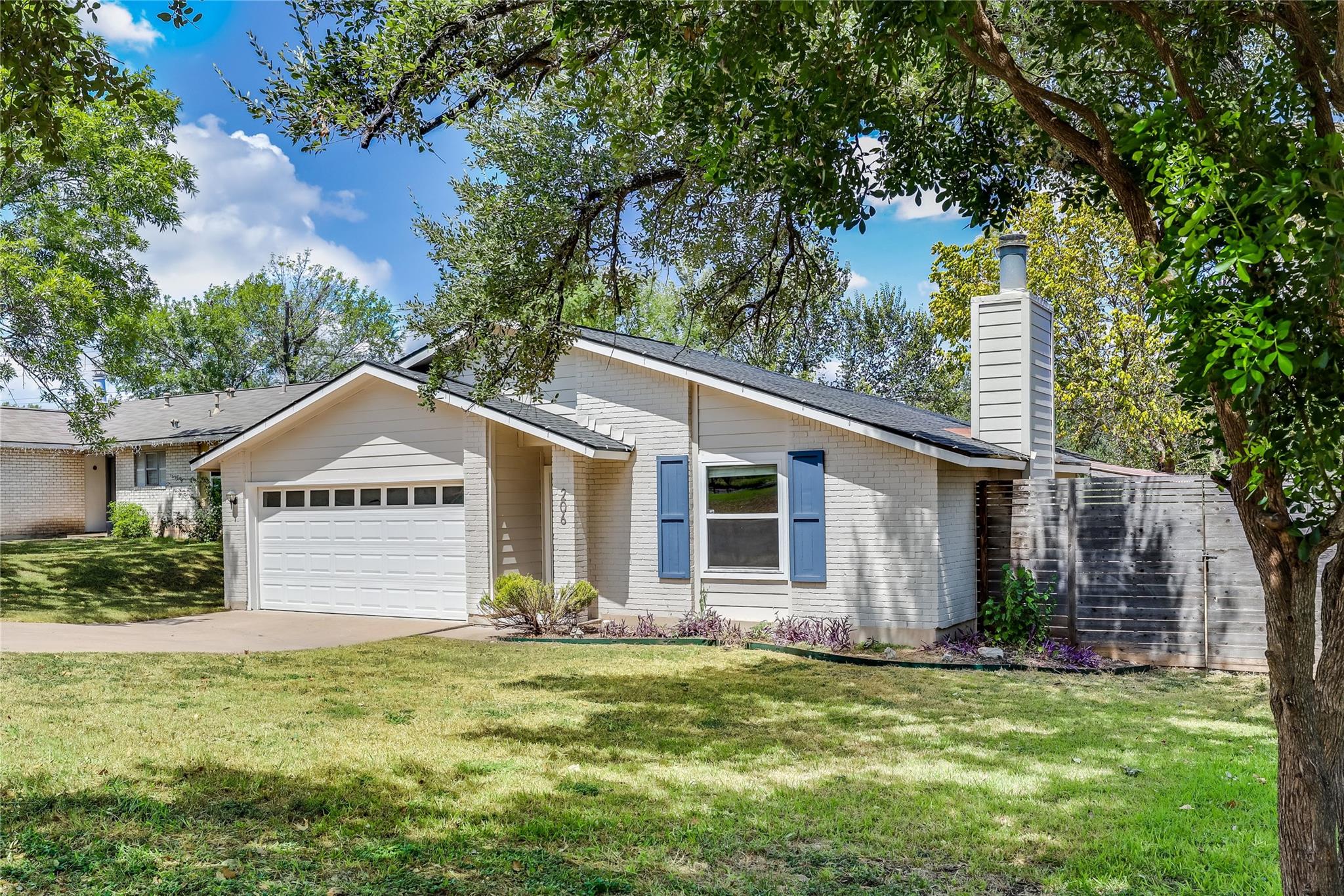 206 Clearday DR, Austin, TX 78745 photo 2