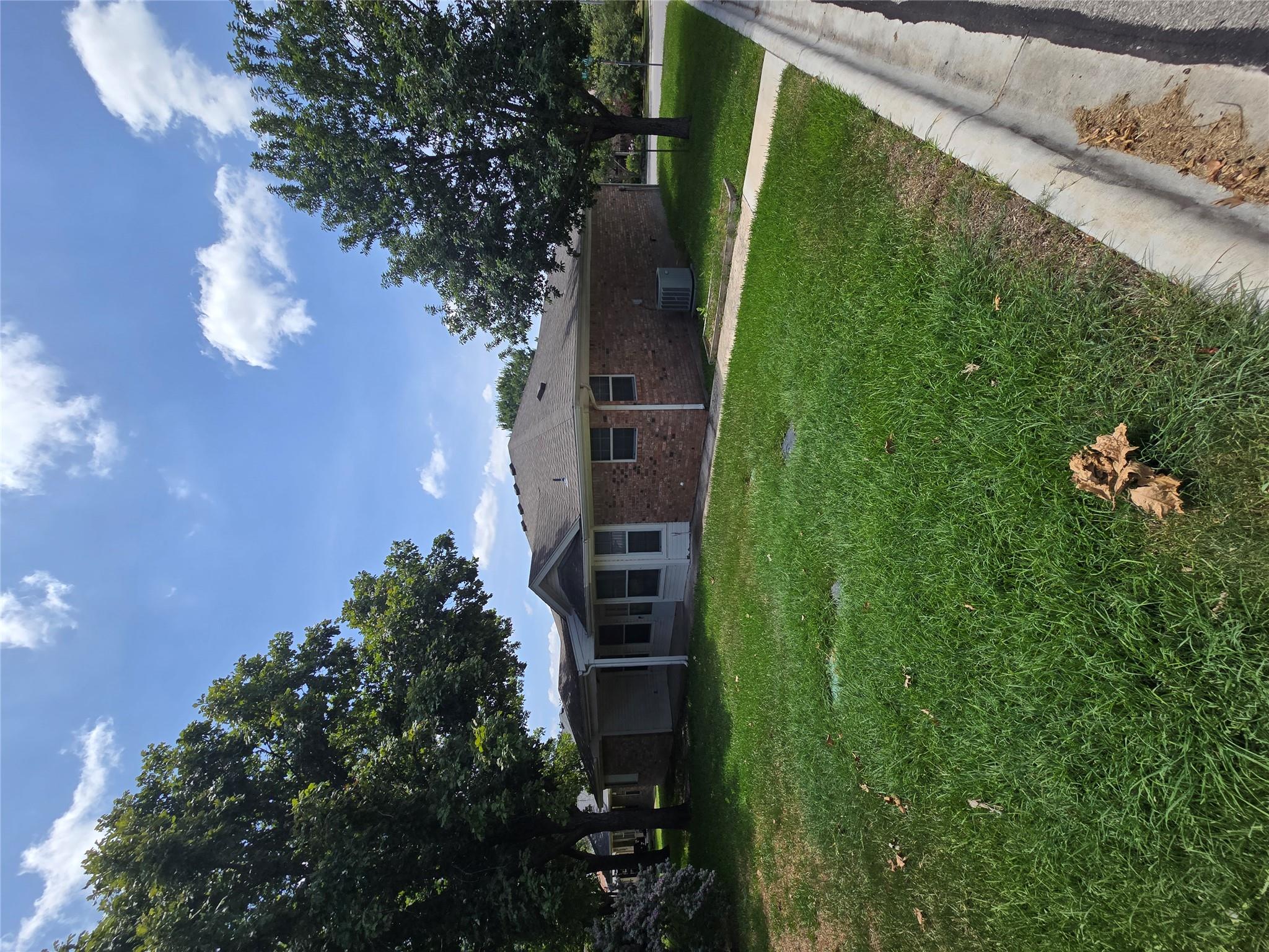 711 Beachwood RD, Burnet, TX 78611 photo 2