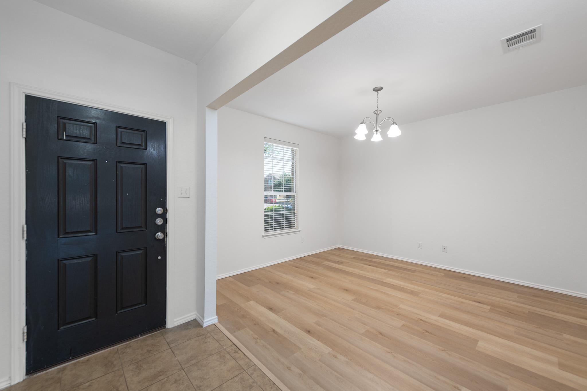 305 Talon Grasp TRL, Leander, TX 78641 photo 5