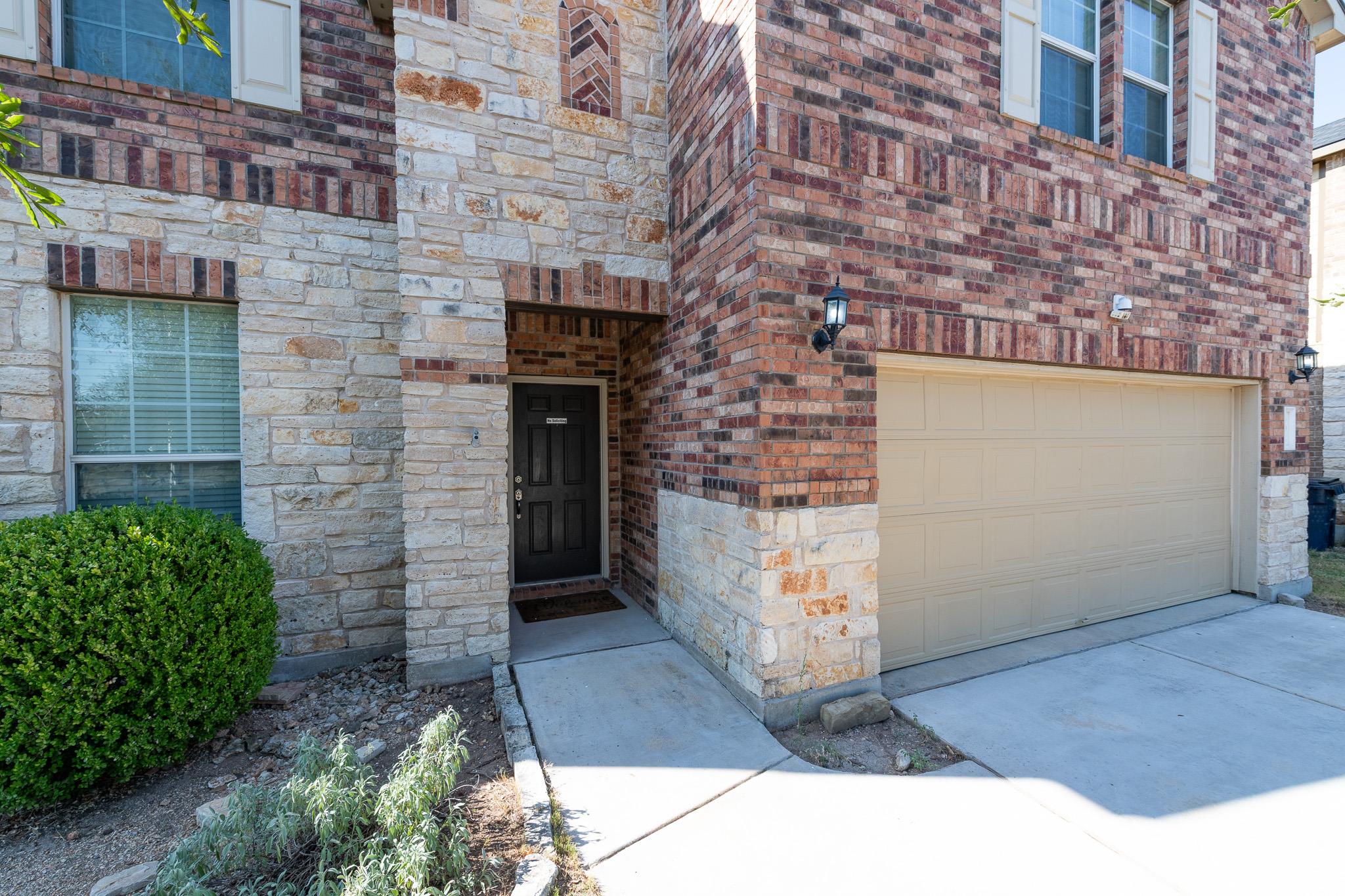 305 Talon Grasp TRL, Leander, TX 78641 photo 4