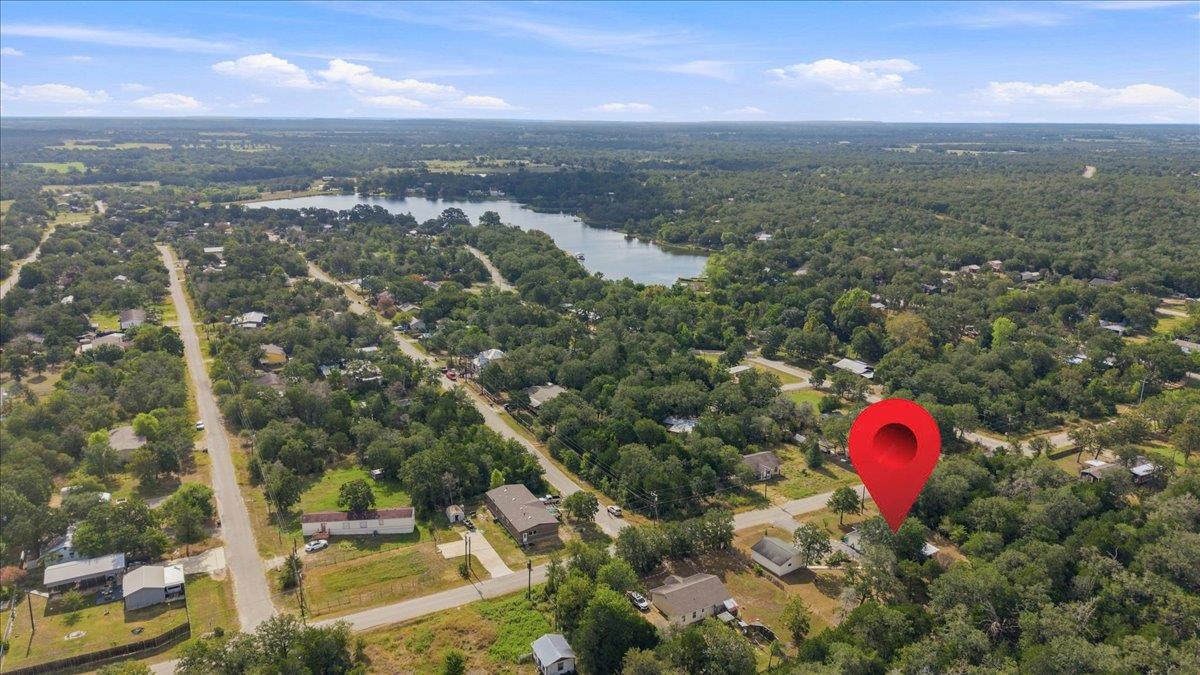 134 Tejas ST, Smithville, TX 78957 photo 2