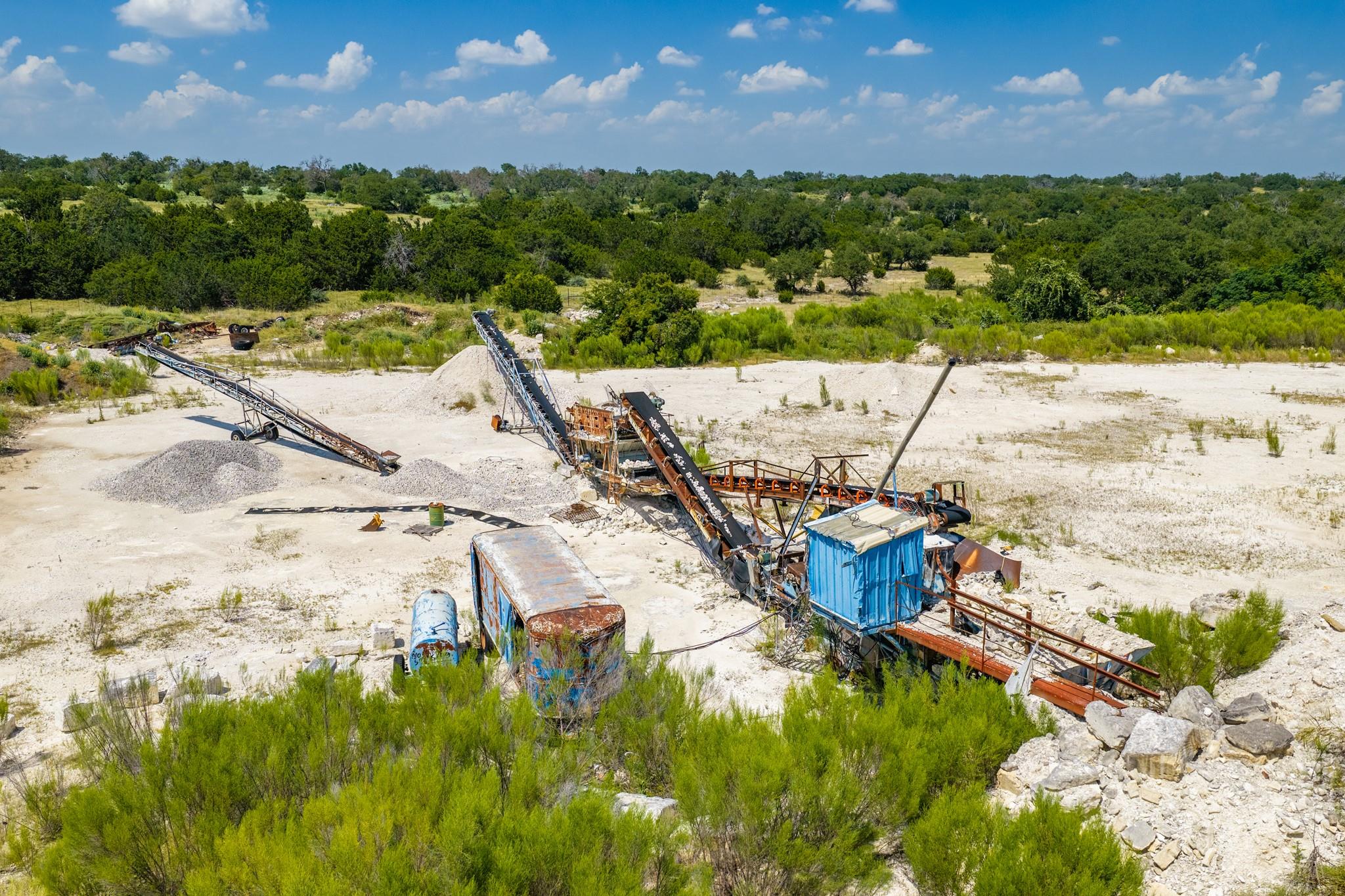 908 Bodo LN, Fredericksburg, TX 78624 photo 4
