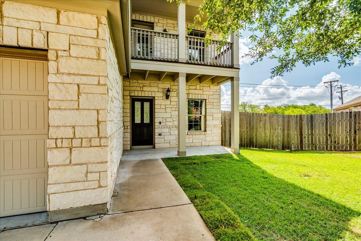 484 Travertine TRL, Buda, TX 78610 photo 3