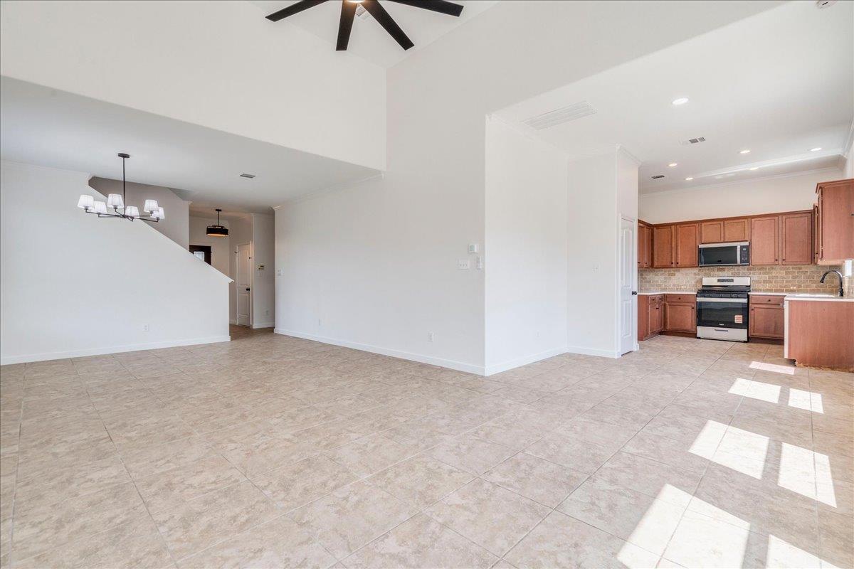 484 Travertine TRL, Buda, TX 78610 photo 4
