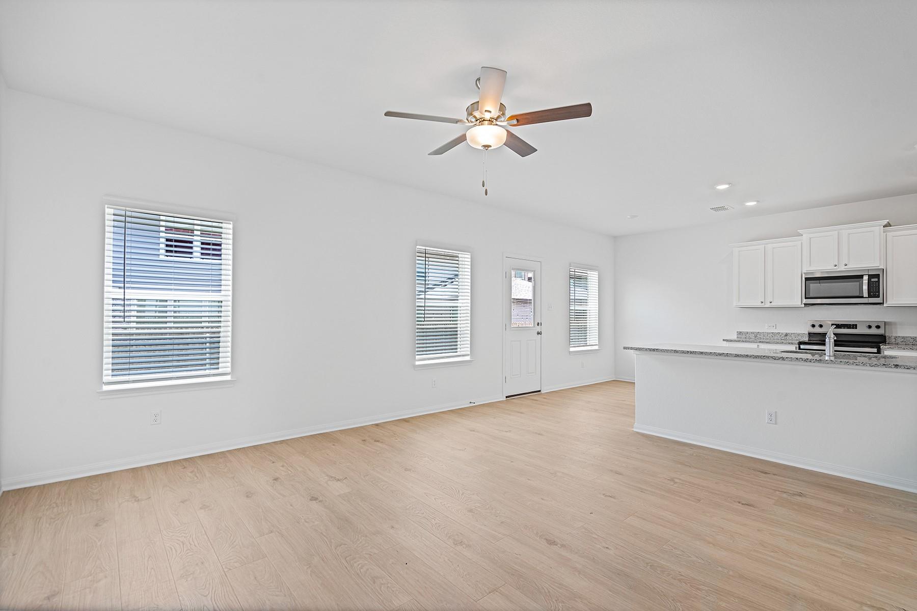 14509 Wahlbergs WAY, Elgin, TX 78621 photo 3