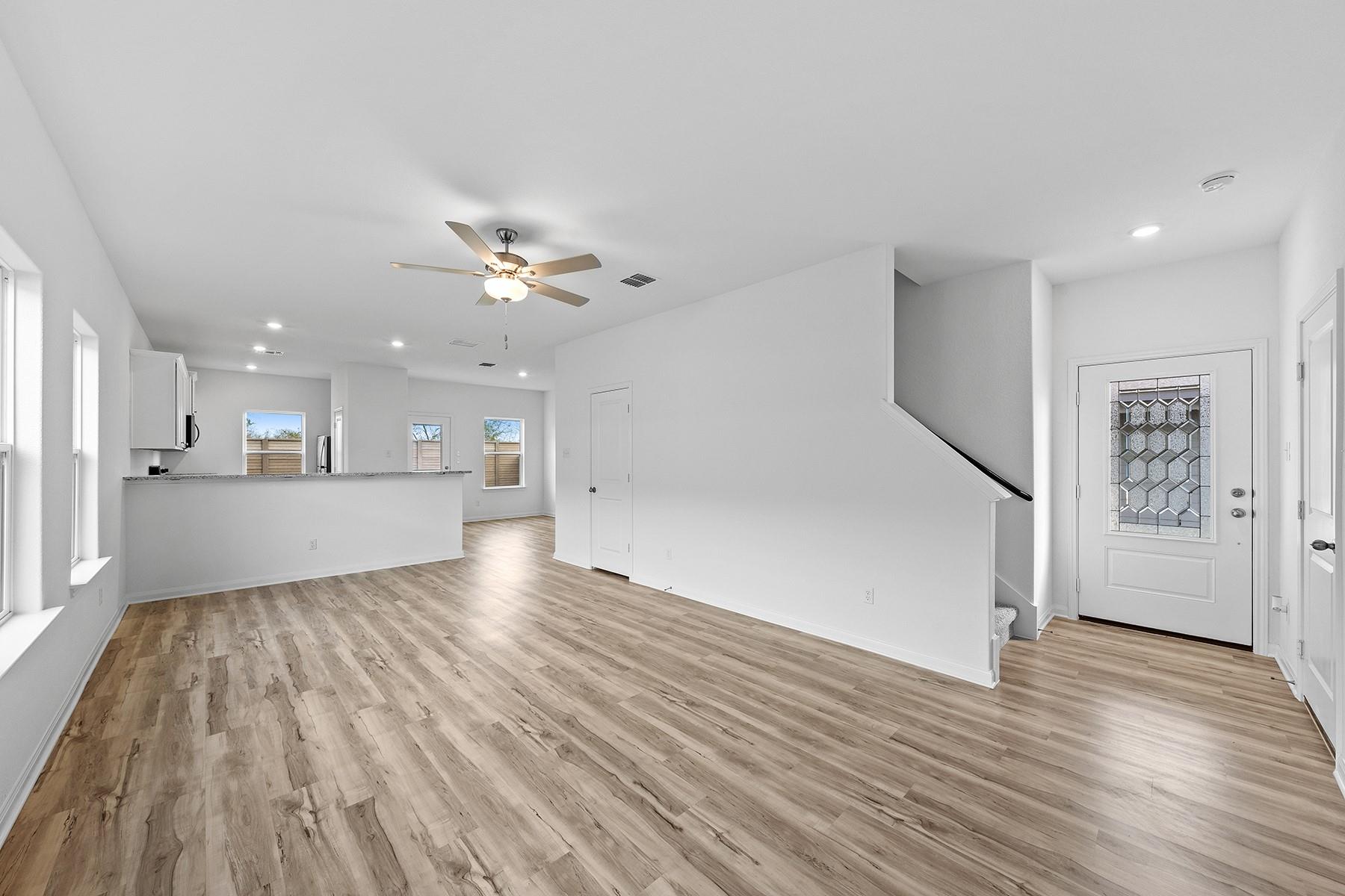 14405 Bonellis PASS, Elgin, TX 78621 photo 3