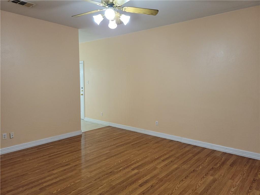 1501 Prather ST, Taylor, TX 76574 photo 2