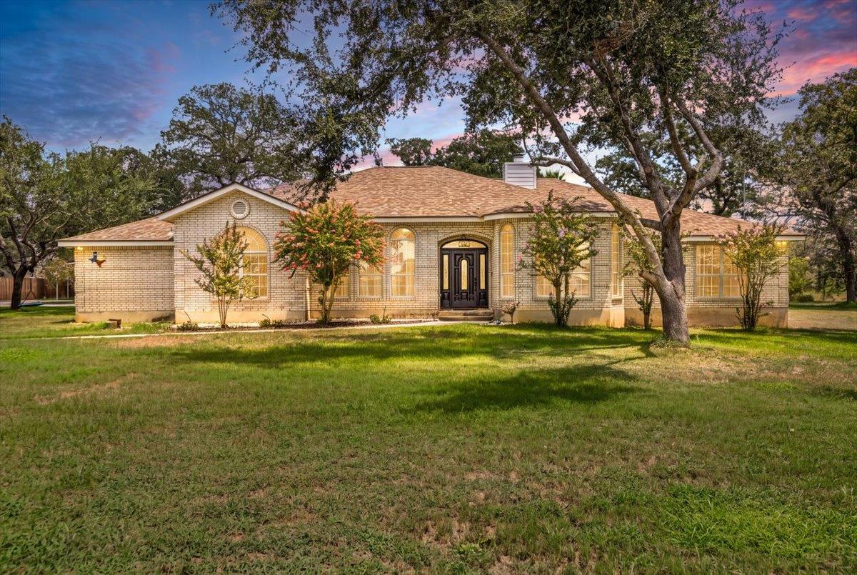 306 Kerry LN, Floresville, TX 78114 photo 2