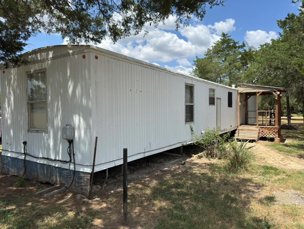 301 Whitetail LN, Dale, TX 78616 photo 4