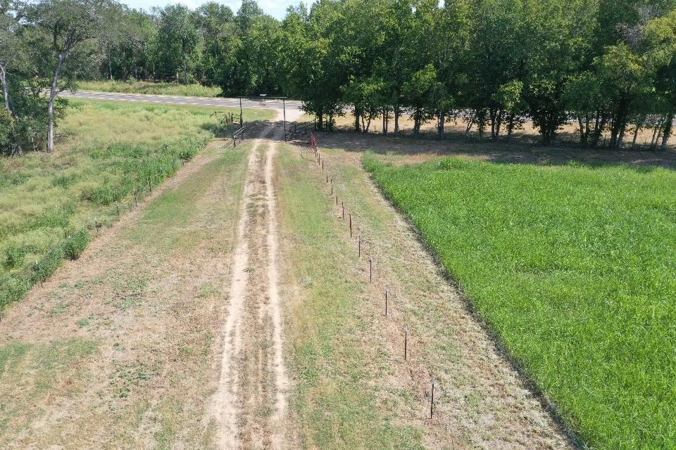 4960 Fm 908, Rockdale, TX 76567 photo 2